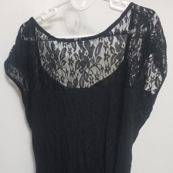 black w floral lace women's M top, brand unknown - Picture 6 of 7